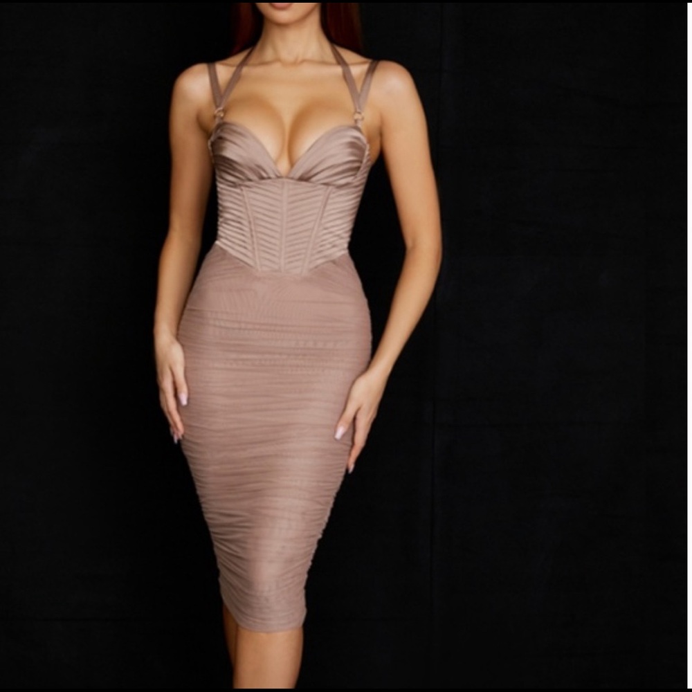 NWOT House of CB Josephine taupe pleated dress. Size: M